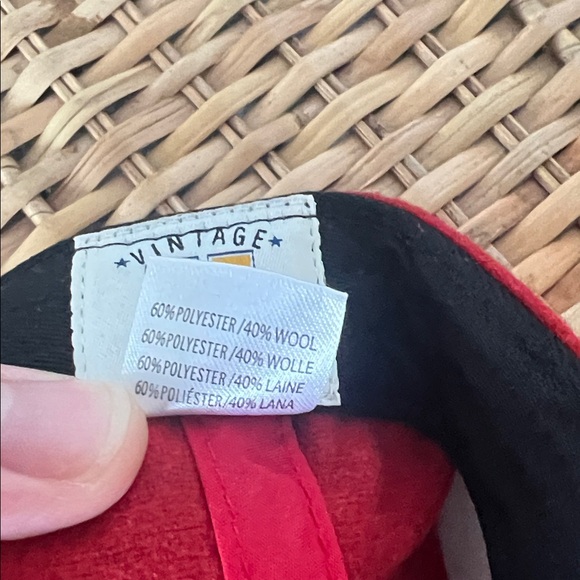 Detroit Red Wings - NHL Adjustable Hat - Picture 6 of 7